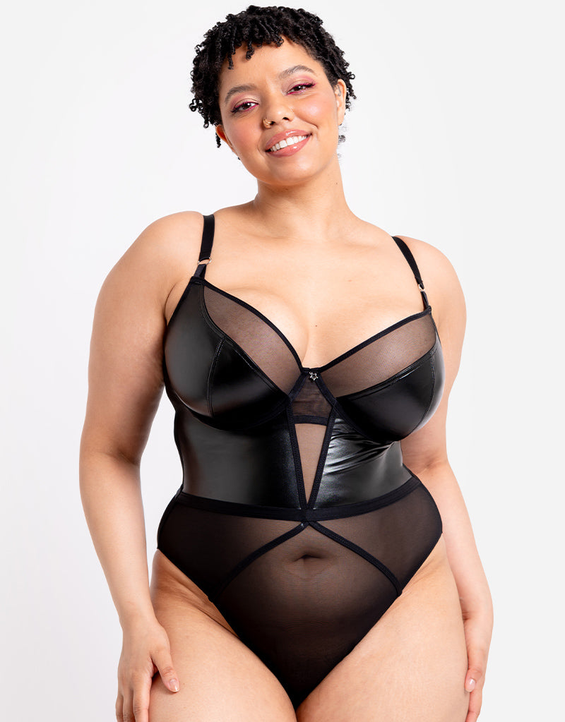 Quad-boob on one side. Size up? 30F - Curvy Kate » Starlet Moulded